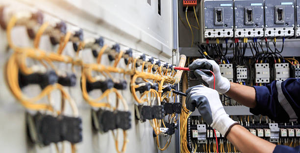 Professional Electrician technician working in Montevallo, AL